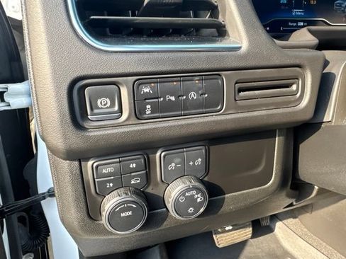 Used 2024 Chevrolet Tahoe LT AWD/4WD image 23