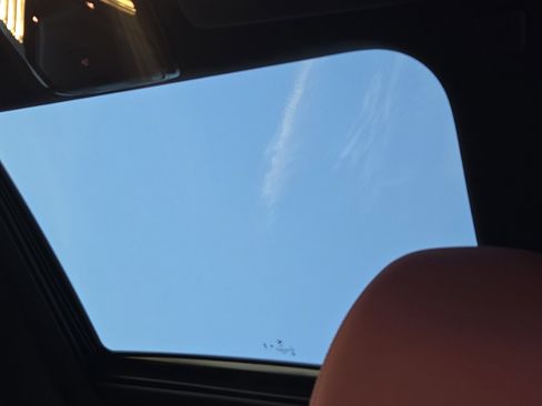 Used 2025 BMW 330i xDrive Sedan w/ M Sport Package image 15