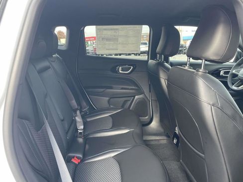 New 2026 Jeep Compass Latitude image 17