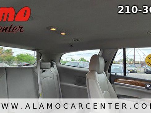 Used 2011 Buick Enclave CXL image 23