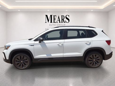 Used 2024 Volkswagen Taos S w/ MDO Package FWD image 2