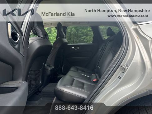 Used 2023 Volvo XC60 B5 Core w/ Climate Package AWD/4WD image 13