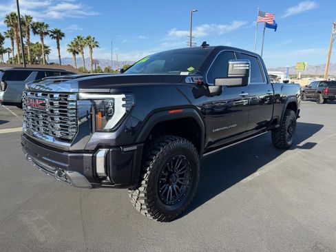 Used 2024 GMC Sierra 2500 Denali w/ Denali Reserve Package AWD/4WD image 7