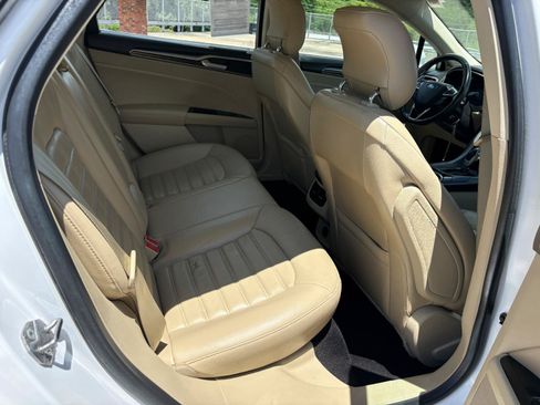 Used 2013 Ford Fusion SE FWD image 18