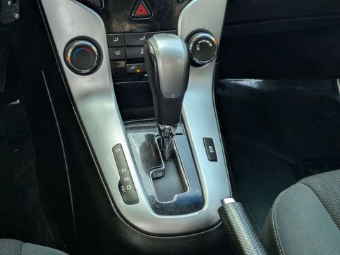 Used 2011 Chevrolet Cruze LT FWD image 20