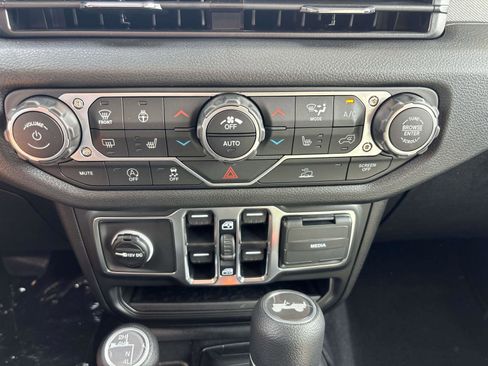 New 2025 Jeep Wrangler Unlimited Sport image 5