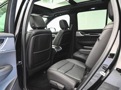Used 2021 Cadillac XT6 Premium Luxury AWD/4WD image 31