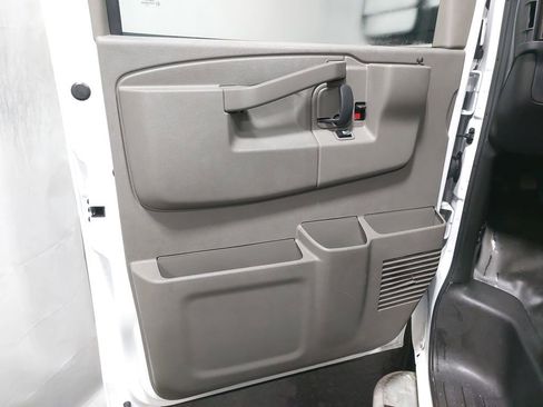 Used 2024 GMC Savana 2500 w/ Driver Convenience Package image 24