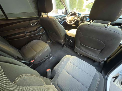 Used 2018 Chevrolet Traverse LT w/ LPO, Black Accent Package FWD image 62