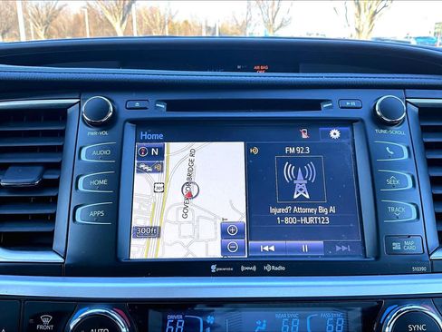 Used 2019 Toyota Highlander XLE image 33