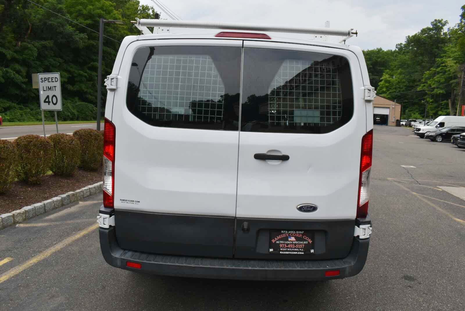 Used 2017 Ford Transit 250 130 Low Roof w/ Exterior Upgrade Package RWD image 5