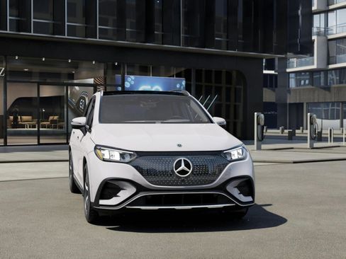 New 2026 Mercedes-Benz EQE 320 4MATIC SUV image 8