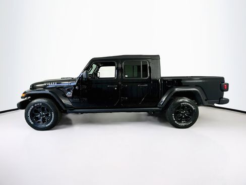 Used 2023 Jeep Gladiator Sport AWD/4WD image 8