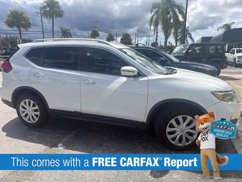 Used 2017 Nissan Rogue S w/ S Appearance Package FWD image 3
