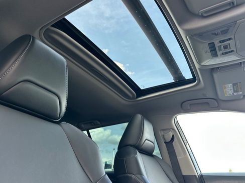 Used 2023 Toyota RAV4 XLE Premium image 22