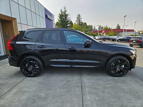 Certified 2024 Volvo XC60 T8 Ultimate w/ Protection Package Premier AWD/4WD image 4