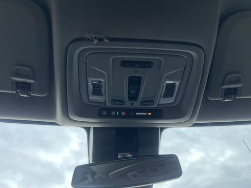 Used 2022 Chevrolet Silverado 1500 LT w/ Safety Package image 27