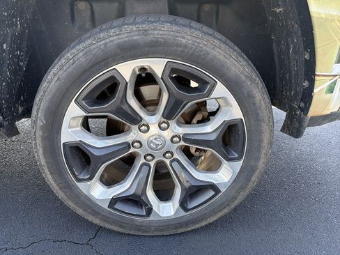 Used 2022 RAM 1500 Limited w/ Body Color Bumper Group AWD/4WD image 14