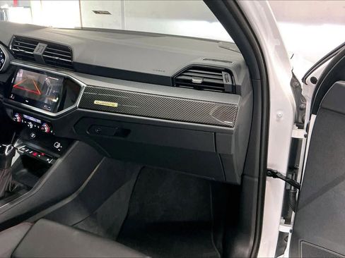 Certified 2025 Audi Q3 2.0T Premium Plus w/ Premium Plus Package image 18