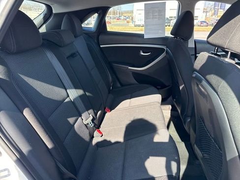 Used 2017 Hyundai Elantra GT image 14