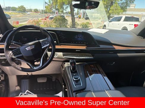 Used 2023 Cadillac Escalade Premium Luxury AWD/4WD image 12