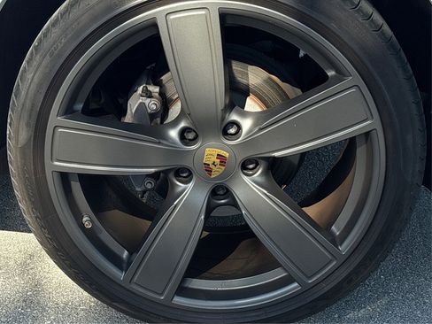 Used 2022 Porsche Cayenne image 13