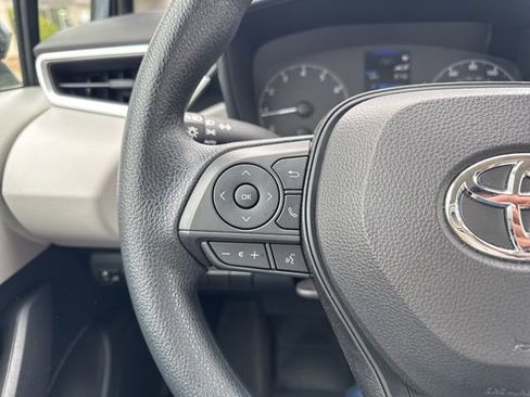 Used 2023 Toyota Corolla LE FWD image 17
