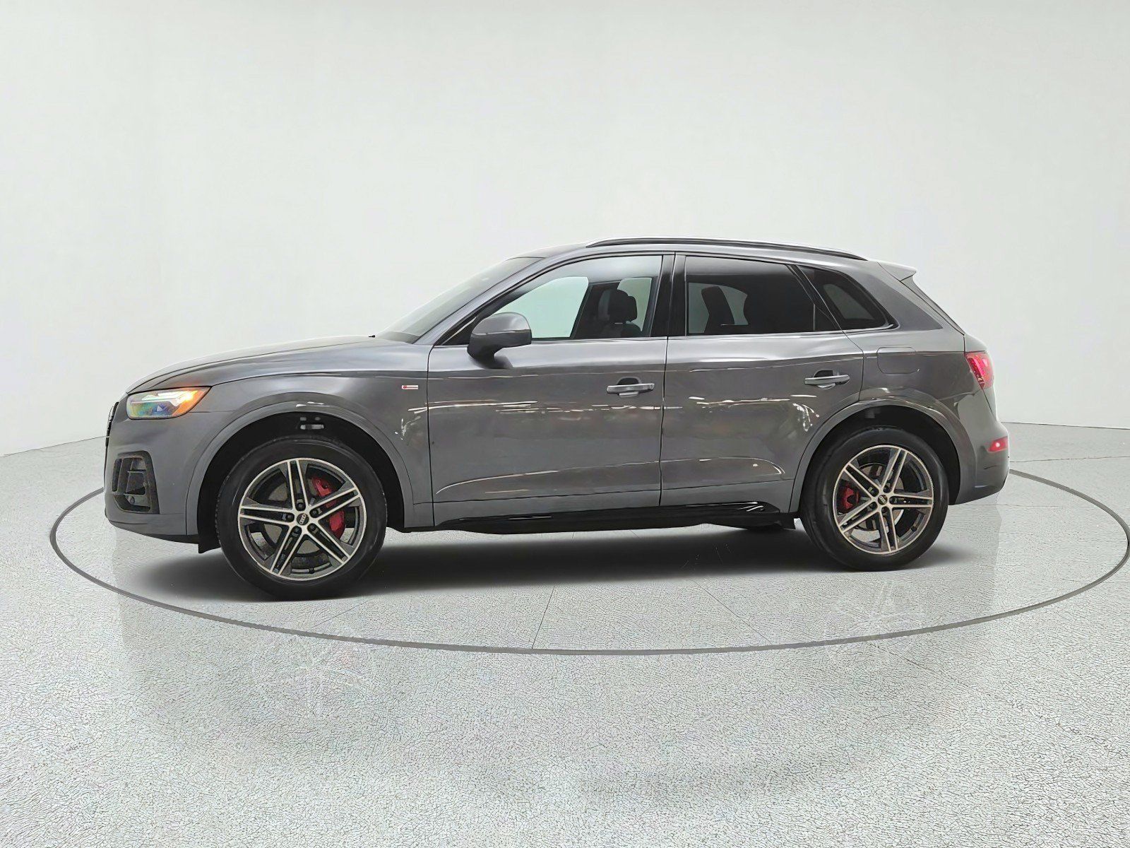 Used 2024 Audi Q5 e Premium Plus w/ Premium Plus Package AWD/4WD image 8
