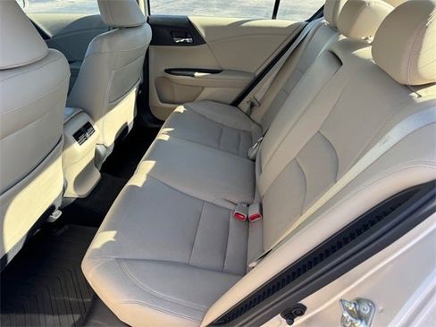 Used 2015 Honda Accord EX-L image 10