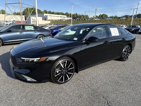 Certified 2025 Honda Accord Touring image 5
