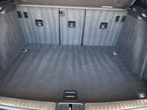 Certified 2024 Porsche Macan AWD/4WD image 22