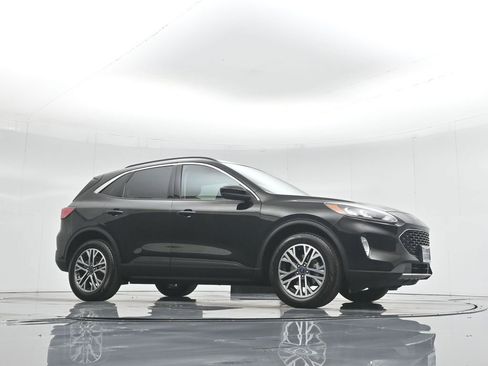 Used 2020 Ford Escape SEL image 4