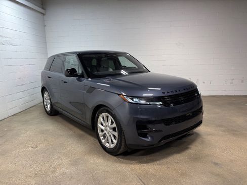 Used 2023 Land Rover Range Rover Sport SE AWD/4WD image 4