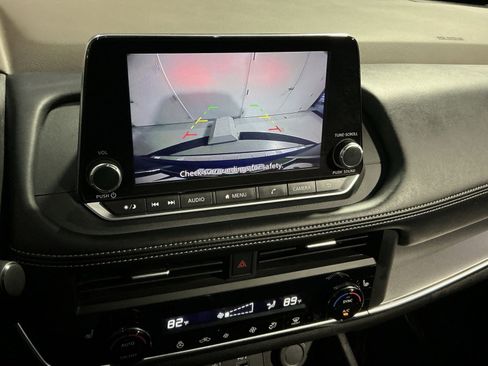 Used 2023 Nissan Rogue SV w/ SV Premium B Package image 27