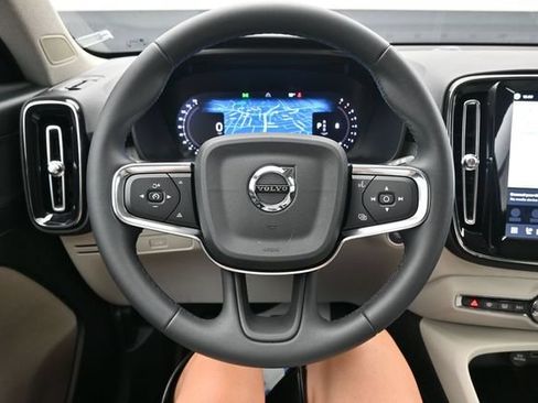 Used 2024 Volvo XC40 B5 Plus w/ Climate Package AWD/4WD image 24