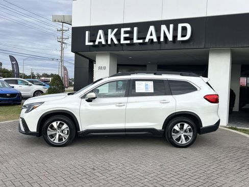 Certified 2025 Subaru Ascent Premium w/ Premium Package image 3