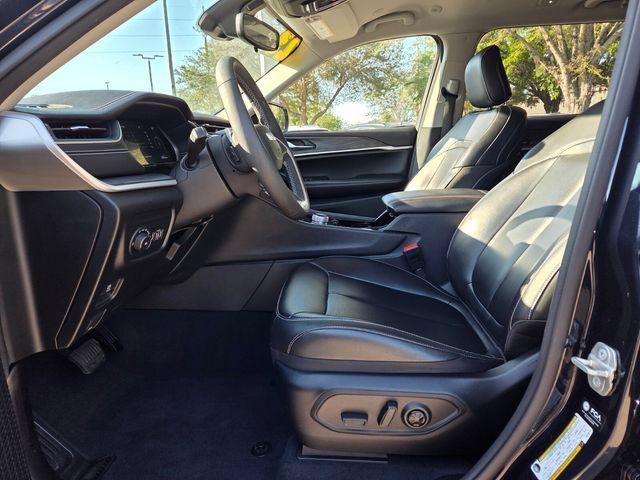 Used 2023 Jeep Grand Cherokee L Limited RWD image 12