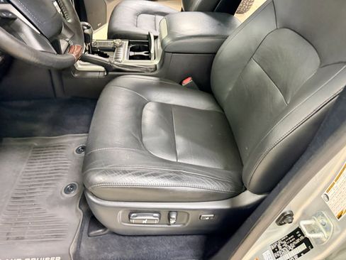 Used 2016 Toyota Land Cruiser image 20