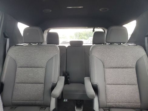 Used 2025 Chevrolet Traverse LT w/ Driver Confidence Package AWD/4WD image 13
