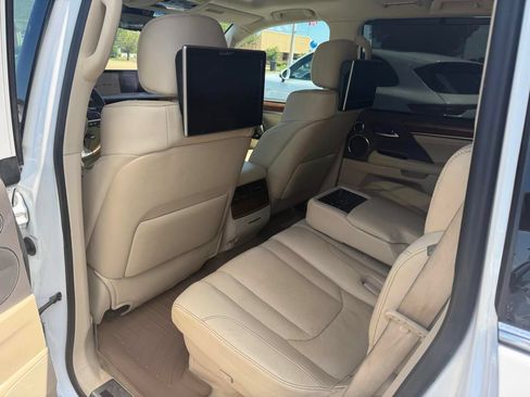Used 2019 Lexus LX 570 4WD w/ Luxury Package image 21