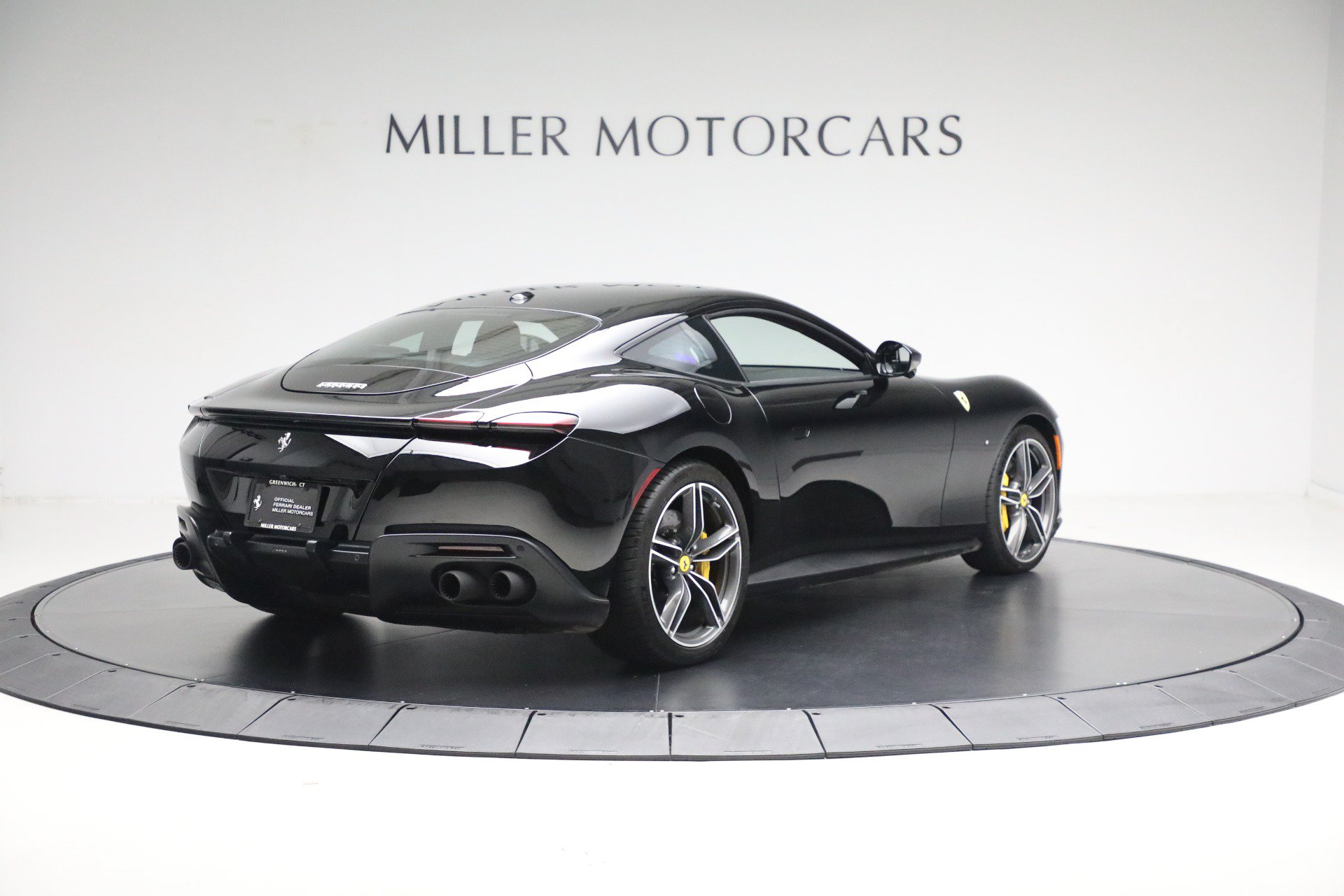 Certified 2021 Ferrari Roma RWD image 7