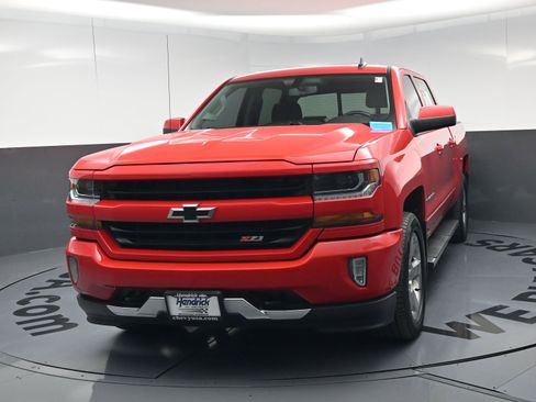 Used 2018 Chevrolet Silverado 1500 LT w/ All Star Edition image 11
