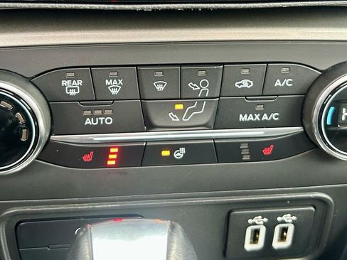 Used 2020 Ford EcoSport Titanium image 23
