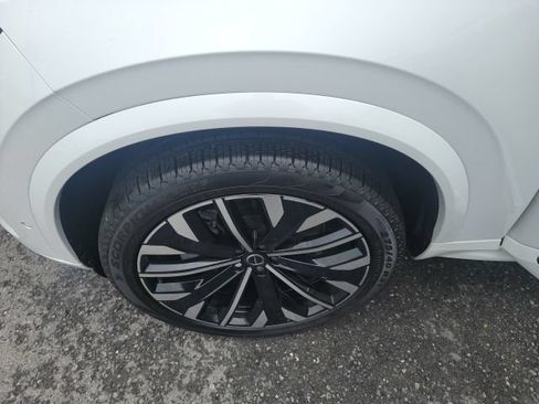 Certified 2025 Volvo XC90 B6 Plus AWD/4WD image 39