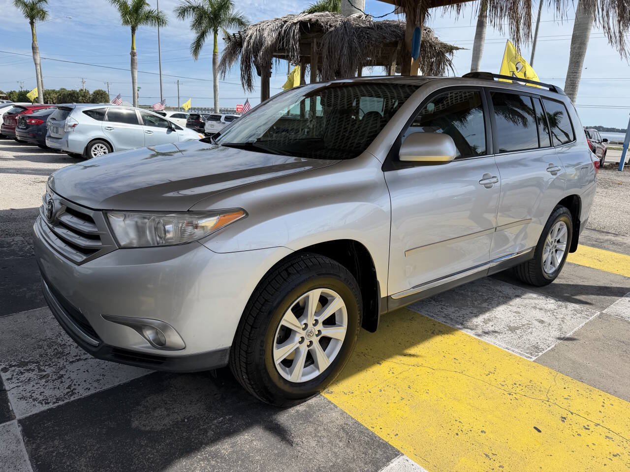 Used 2012 Toyota Highlander SE AWD/4WD image 1