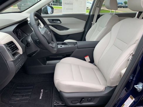 New 2026 Nissan Rogue Dark Armor FWD image 18