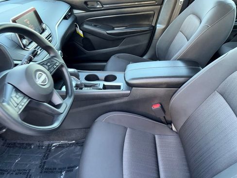 Used 2025 Nissan Altima 2.5 S image 9