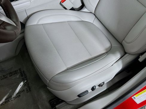 Used 2023 GMC Acadia SLT image 19