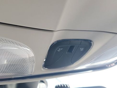 Used 2016 Jeep Cherokee Trailhawk w/ Cold Weather Group image 29