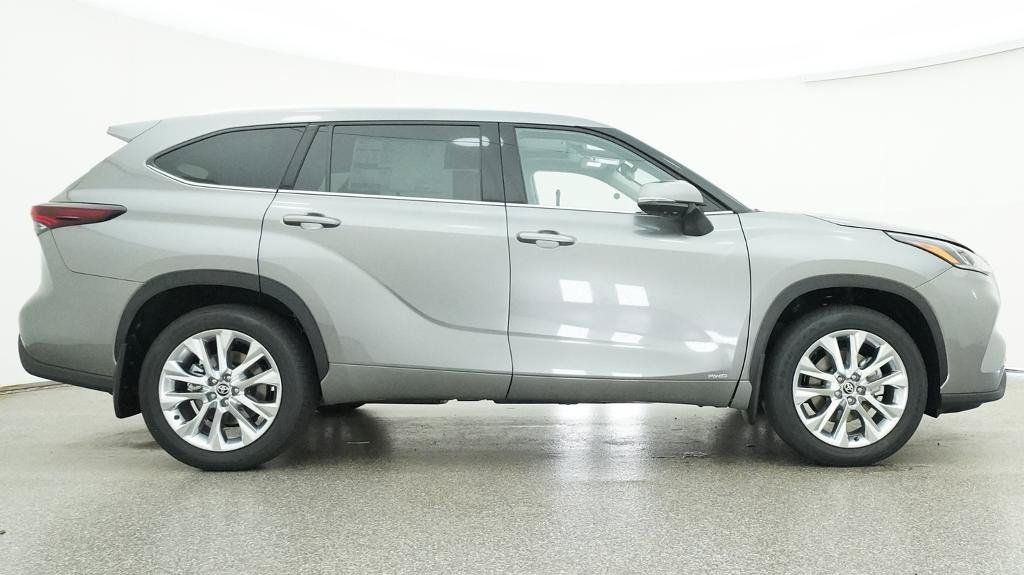 New 2026 Toyota Highlander Limited AWD/4WD image 13